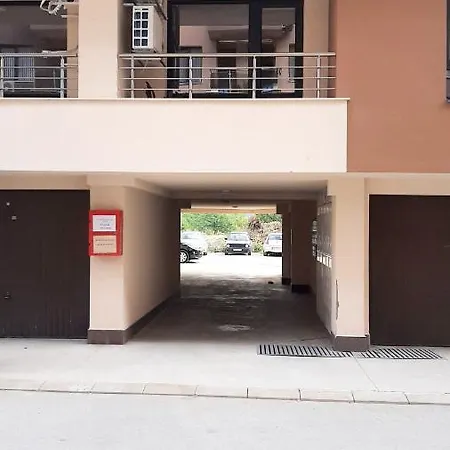 Студио Хил Сити Apartment