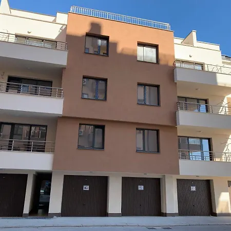Студио Хил Сити Apartment